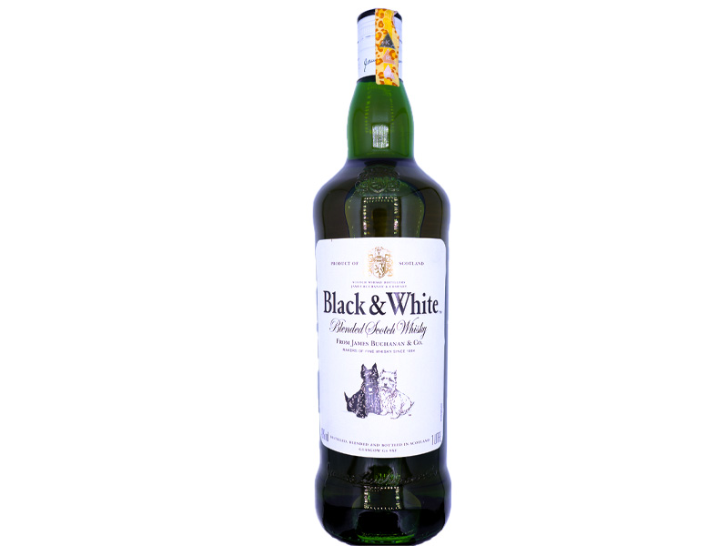 Black & White Blended Scotch Whisky 1 Litre.